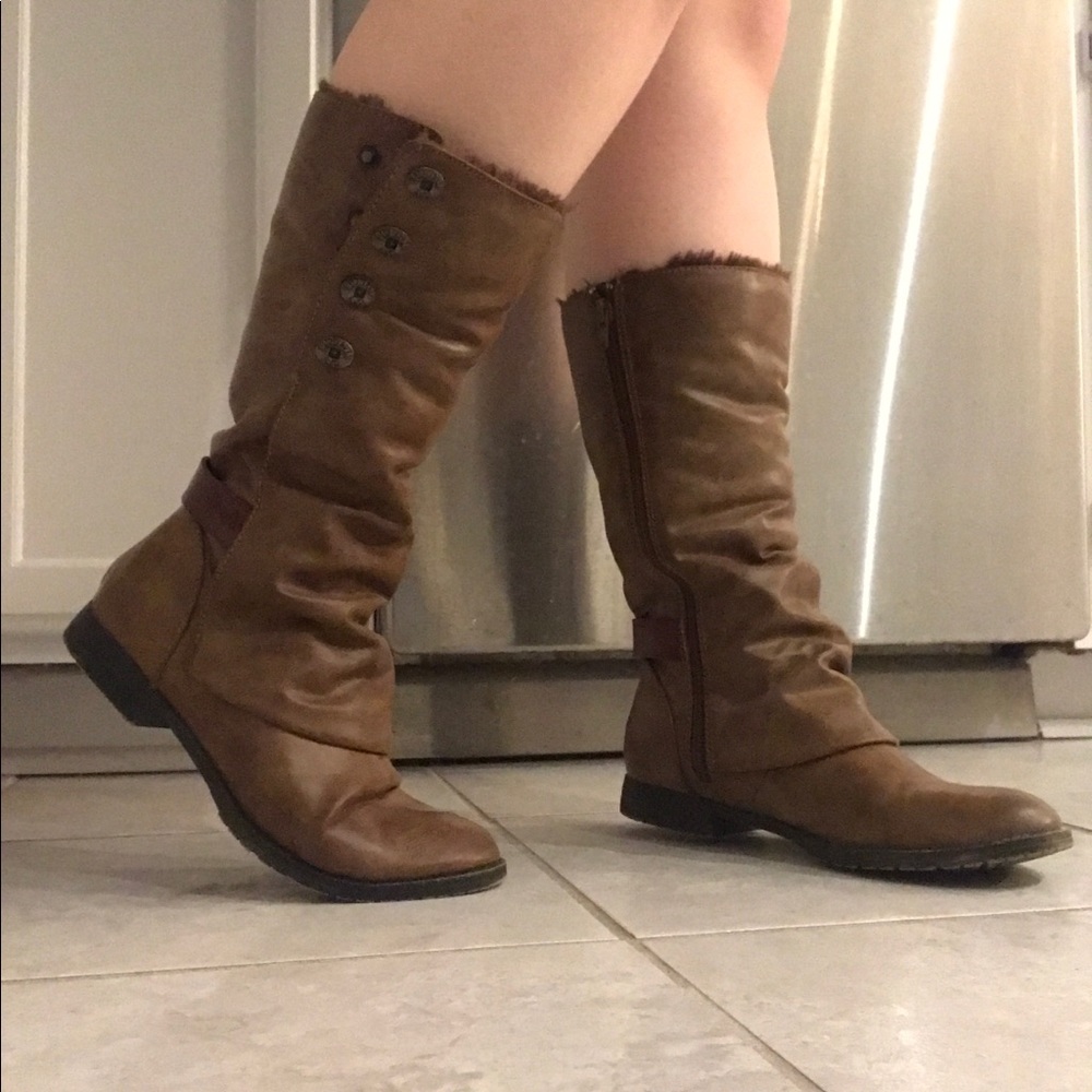 WARM knee-high brown fur-lined riding boots!